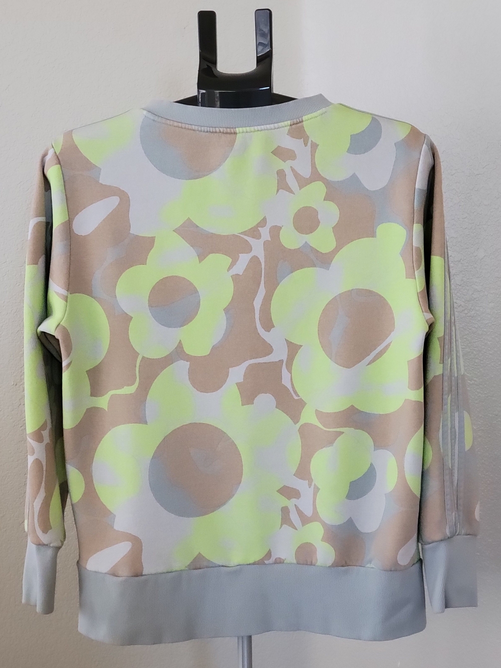 Adidas Floral 3-Stripes Fleece Crewneck Sweatshirt Women's Size Small - Picture 2 of 12